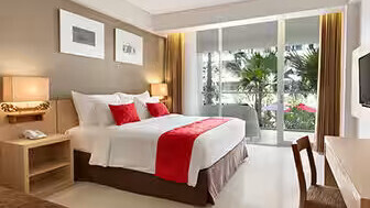 Deluxe Room, Pool View